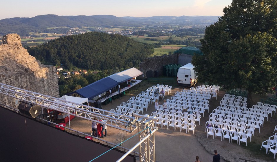 kino unterwegs beim Open Air Kino Lindenfels).ATT